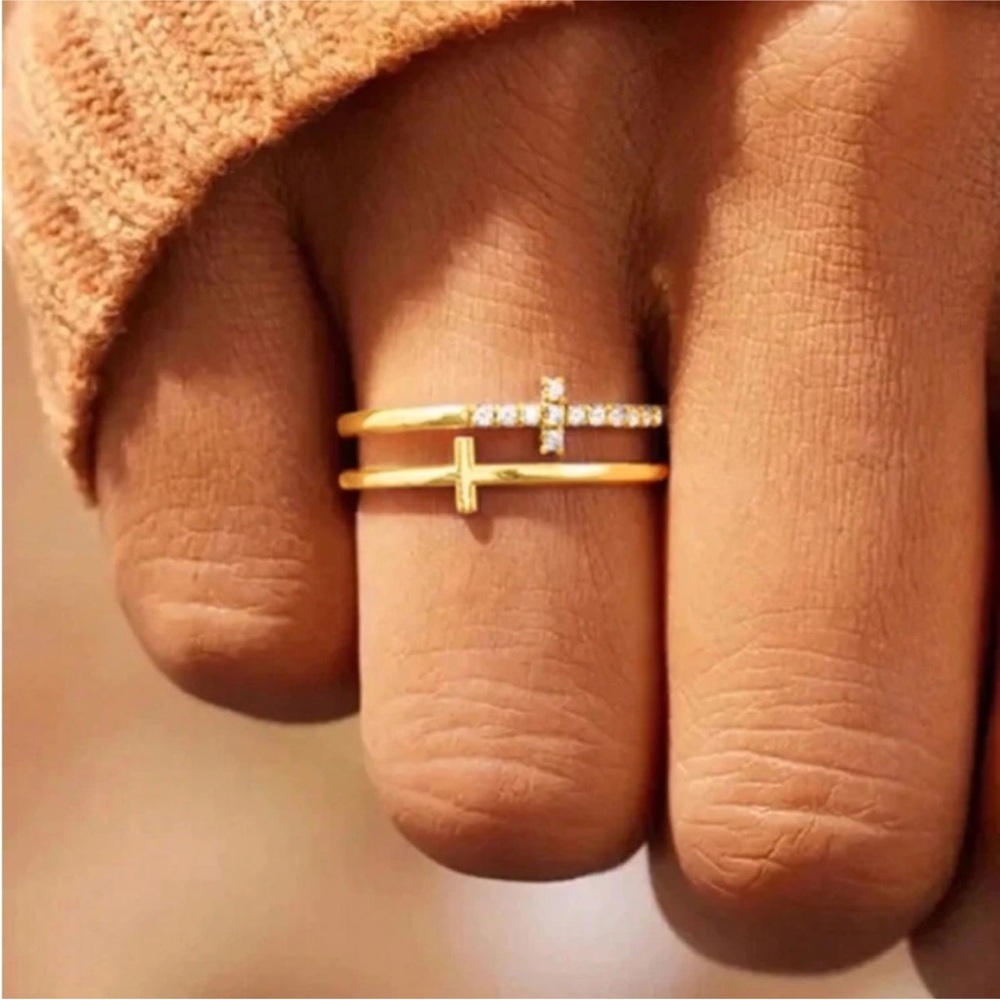 Cross ring - Picture 1 of 2